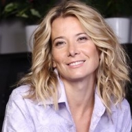 Юлия Высоцкая рассказала о тяжелом состоянии дочери Юлия Высоцкая рассказала о тяжелом состоянии дочери