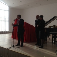 Игорь Крутой подарил детям рояль и рассказал, как провел бы последние дни перед концом света Игорь Крутой подарил детям рояль и рассказал, как провел бы последние дни перед концом света