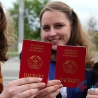 Боевики заявили, что выдали 10 тысяч паспортов Боевики заявили, что выдали 10 тысяч паспортов