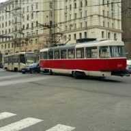 В Харькове трамваи таранили машины В Харькове трамваи таранили машины
