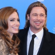 Питт и Джоли тайно поженились на Карибах Питт и Джоли тайно поженились на Карибах