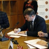 Пільговиків Львівщини і надалі возитимуть безкоштовно Пільговиків Львівщини і надалі возитимуть безкоштовно