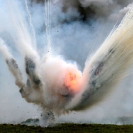 В Станице Луганской боевики забросали строителей гранатами - Тука В Станице Луганской боевики забросали строителей гранатами - Тука