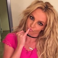 Бритни Спирс разрыдалась из-за того, что собака съела весь сыр Бритни Спирс разрыдалась из-за того, что собака съела весь сыр