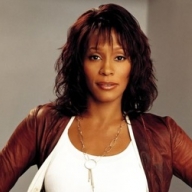 Семья Уитни Хьюстон не разрешает использовать ее песни в будущем фильме Семья Уитни Хьюстон не разрешает использовать ее песни в будущем фильме