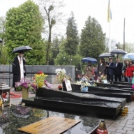 На Личаківському кладовищі вшанували Героїв України На Личаківському кладовищі вшанували Героїв України