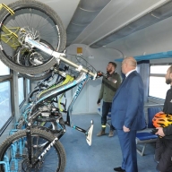 Вирушив у першу поїздку єдиний в Україні поїзд, обладнаний для перевезення велосипедів Вирушив у першу поїздку єдиний в Україні поїзд, обладнаний для перевезення велосипедів