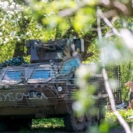 Боевики стреляют на всех направлениях - военные Боевики стреляют на всех направлениях - военные