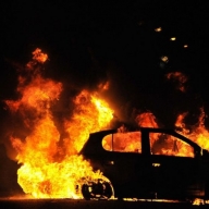 У Сколах невідомі особи підпалили автівку місцевої жительки У Сколах невідомі особи підпалили автівку місцевої жительки