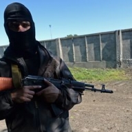 Донбасс сотрясают залпы зенитных орудий Донбасс сотрясают залпы зенитных орудий