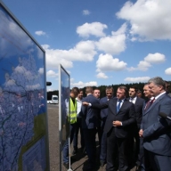 Президент оглянув ремонт автодороги у Львівській області Президент оглянув ремонт автодороги у Львівській області