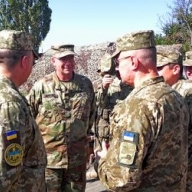 Американские военные посетили прифронтовую зону на Донбассе Американские военные посетили прифронтовую зону на Донбассе