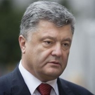 Порошенко попросил людей сравнить нынешнюю жизнь в Мариуполе и в оккупированном Донецке Порошенко попросил людей сравнить нынешнюю жизнь в Мариуполе и в оккупированном Донецке