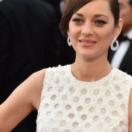 Марион Котийяр подтвердила свою беременность и прокомментировала слухи о романе с Питтом Марион Котийяр подтвердила свою беременность и прокомментировала слухи о романе с Питтом