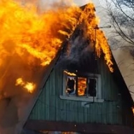 У Червонограді загорівся дерев'яний житловий будинок У Червонограді загорівся дерев'яний житловий будинок
