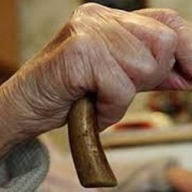 В Хмельницкой области сиделка задушила пенсионерку В Хмельницкой области сиделка задушила пенсионерку