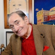 Во Франции умер комедийный актер Пьер Этекс Во Франции умер комедийный актер Пьер Этекс