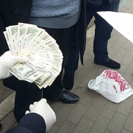 У Львові начальника Управління Держпродспоживслужби одного з районів спіймали на хабарі (ФОТО) У Львові начальника Управління Держпродспоживслужби одного з районів спіймали на хабарі (ФОТО)