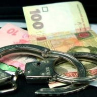 Под Киевом разбойники напали на главу сельсовета: чиновника и его семью связали и ограбили Под Киевом разбойники напали на главу сельсовета: чиновника и его семью связали и ограбили