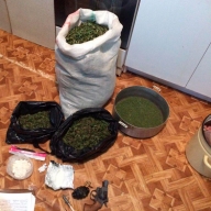 На Жидачівщині правоохоронці вилучили у зловмисника наркотичні засоби, револьвер та гранату (ФОТО) На Жидачівщині правоохоронці вилучили у зловмисника наркотичні засоби, револьвер та гранату (ФОТО)